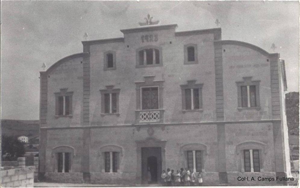 Convent de Ferreries, inaugurat l’11 de novembre de 1923 Col·lecció d’Antoni Camps Fullana